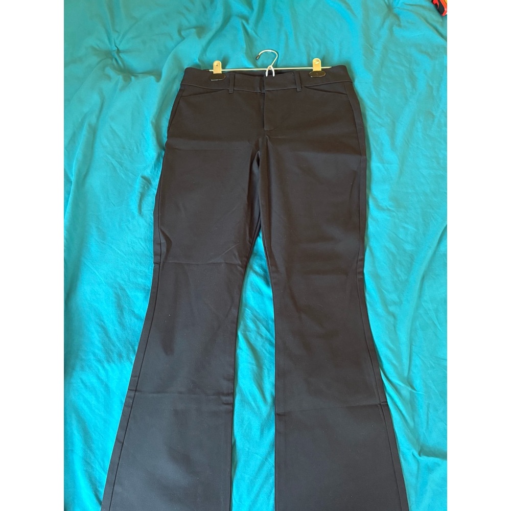 Old Navy NWOT High Rise Pixie Flare Pants in size 10